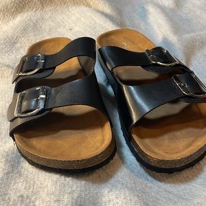 YOKI Slip On Leather Sandals , size 7 1/2